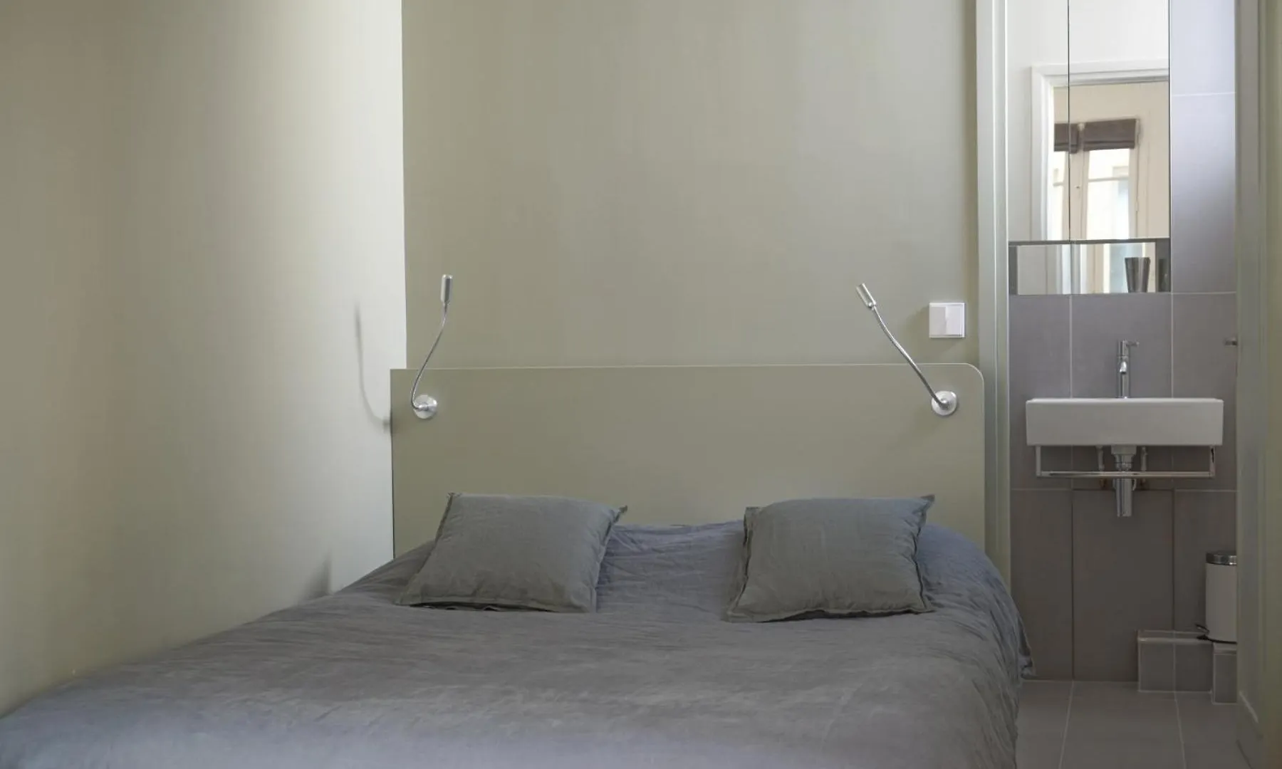 Rue Chateaubriand - Paris 8 0*,  Frankrike